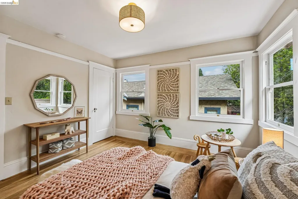 5826 Virmar Avenue Oakland CA 94618