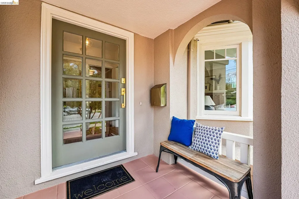 5826 Virmar Avenue Oakland CA 94618