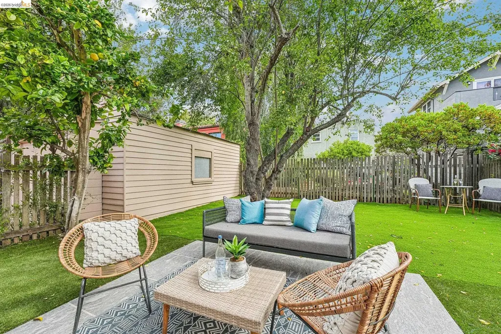 5826 Virmar Avenue Oakland CA 94618