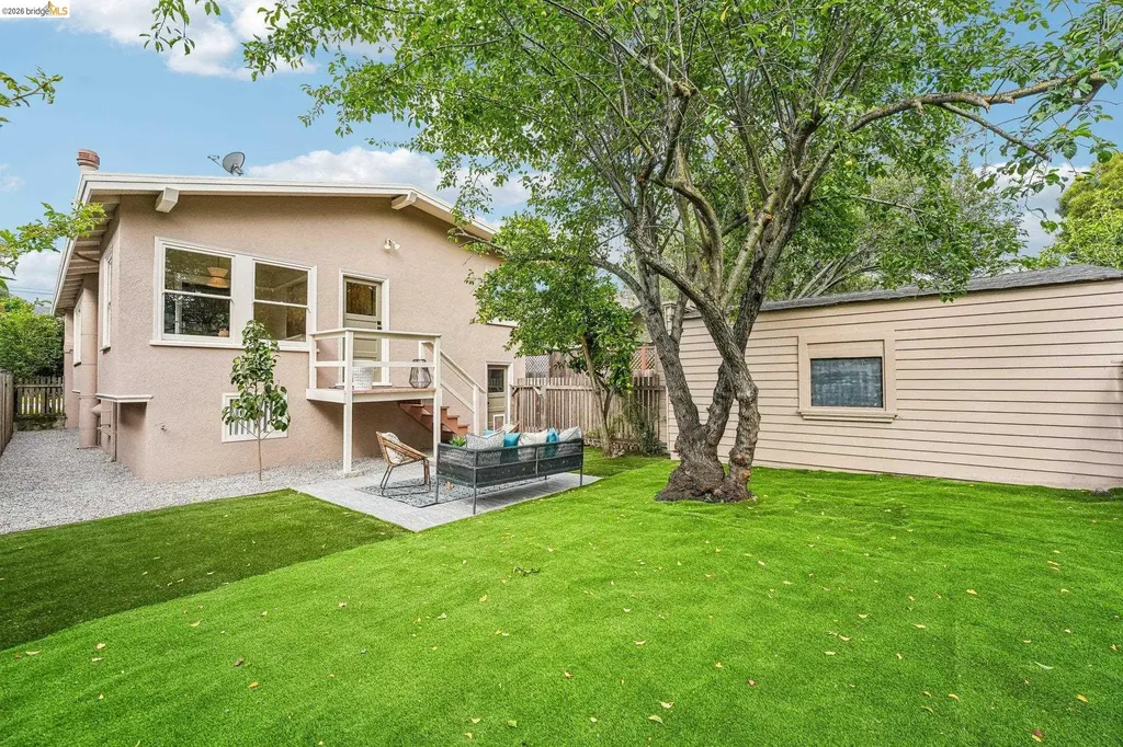 5826 Virmar Avenue Oakland CA 94618