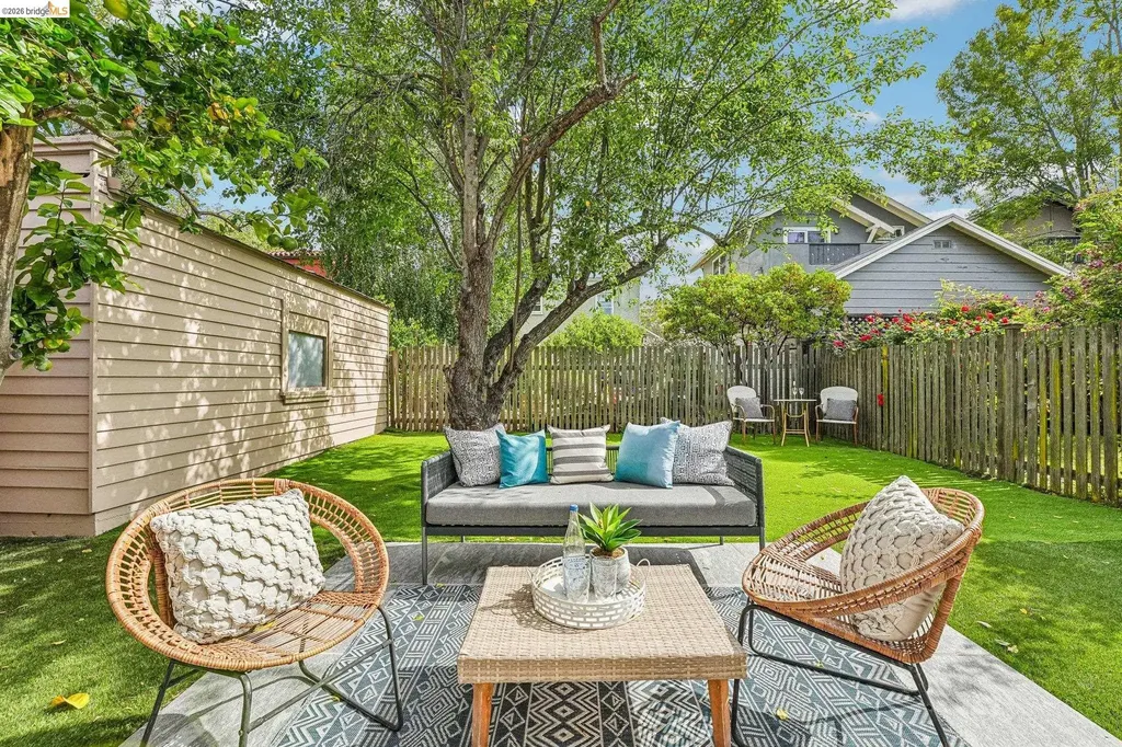 5826 Virmar Avenue Oakland CA 94618