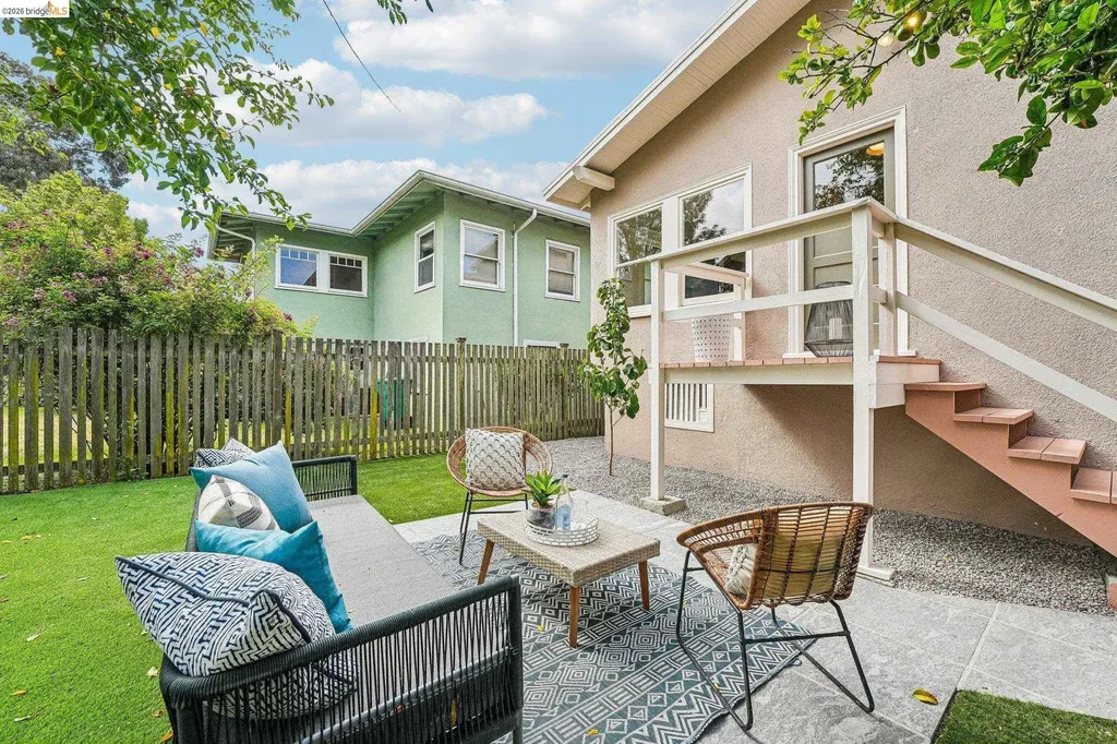 5826 Virmar Avenue Oakland CA 94618