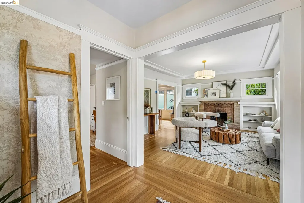 5826 Virmar Avenue Oakland CA 94618