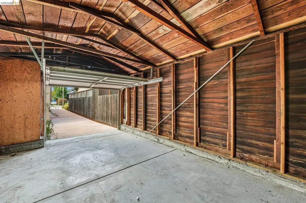 5826 Virmar Avenue Oakland CA 94618
