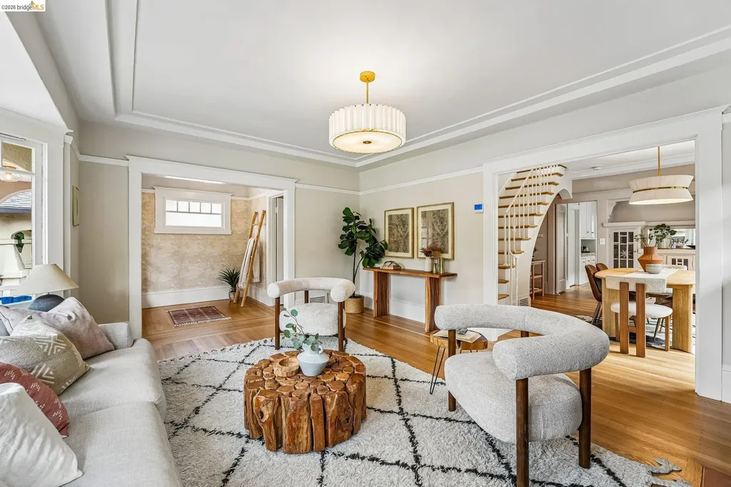 5826 Virmar Avenue Oakland CA 94618