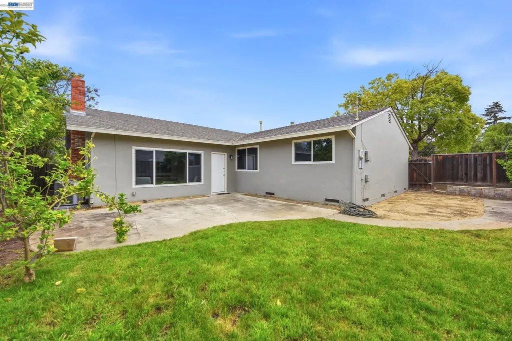 2004 Mento Drive Fremont CA 94539