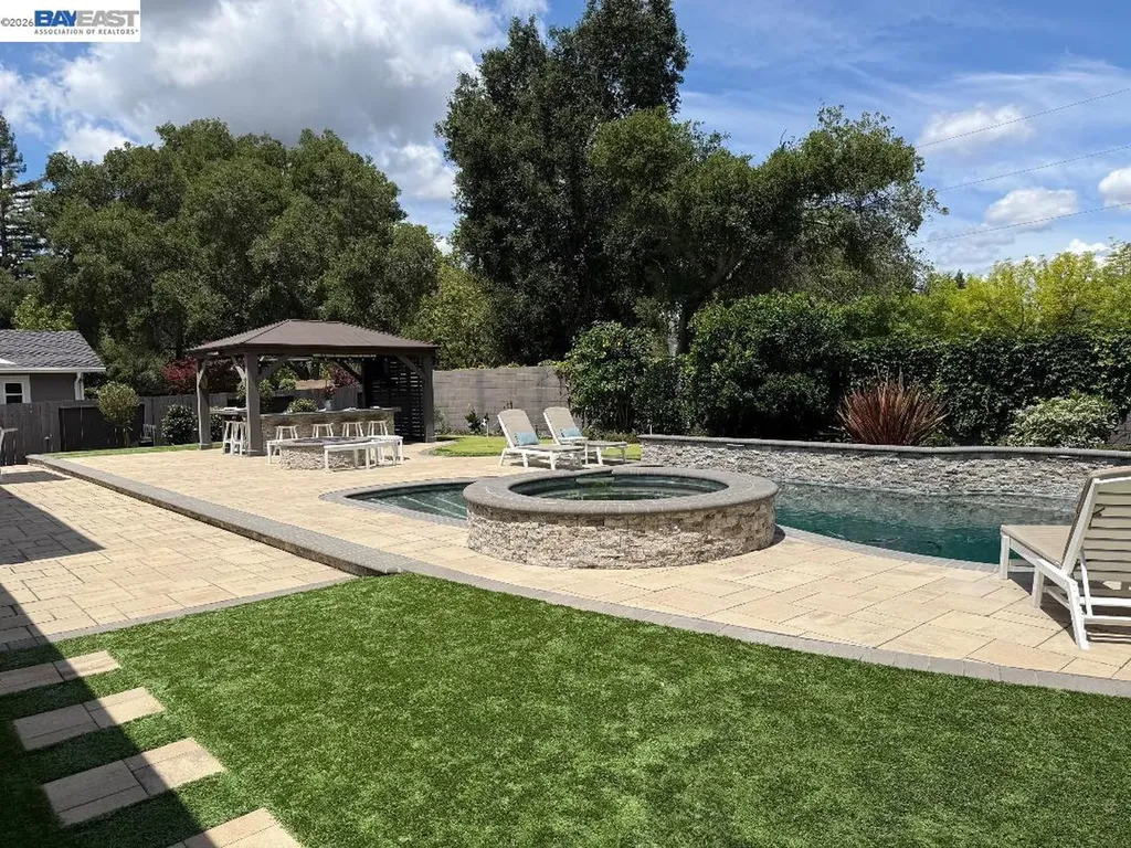 16 Leeds Court Danville CA 94526