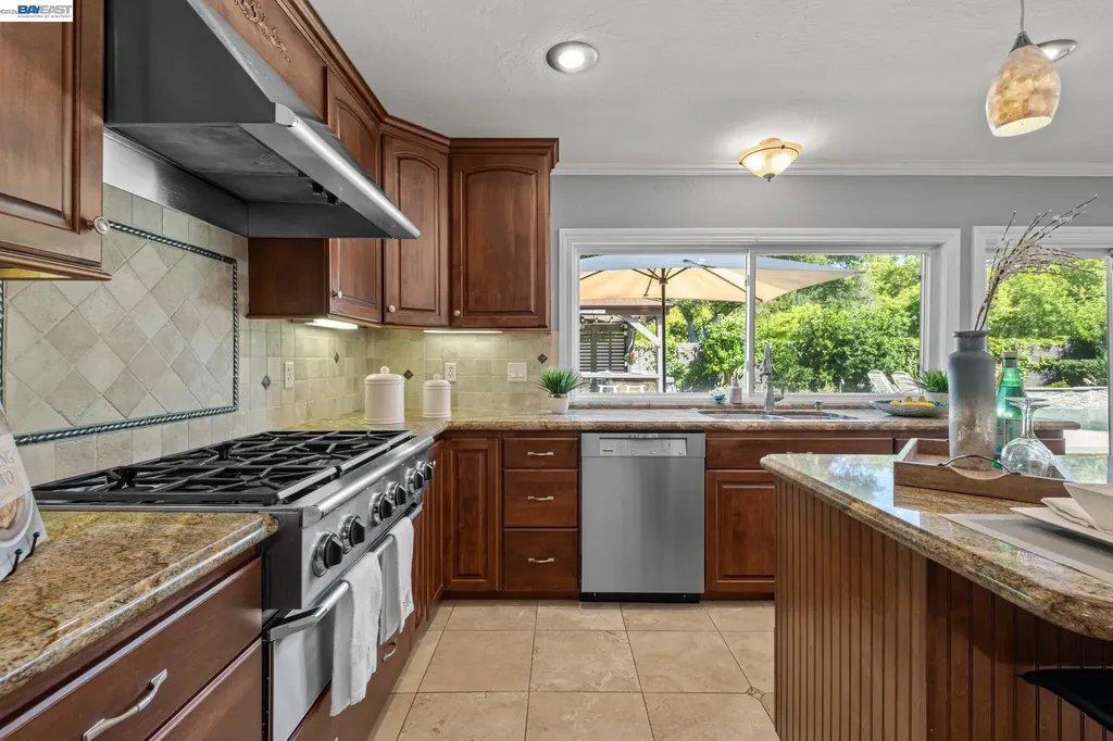 16 Leeds Court Danville CA 94526