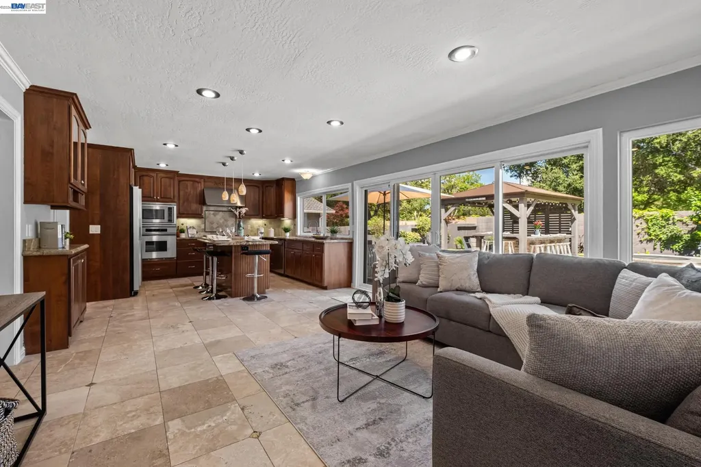 16 Leeds Court Danville CA 94526