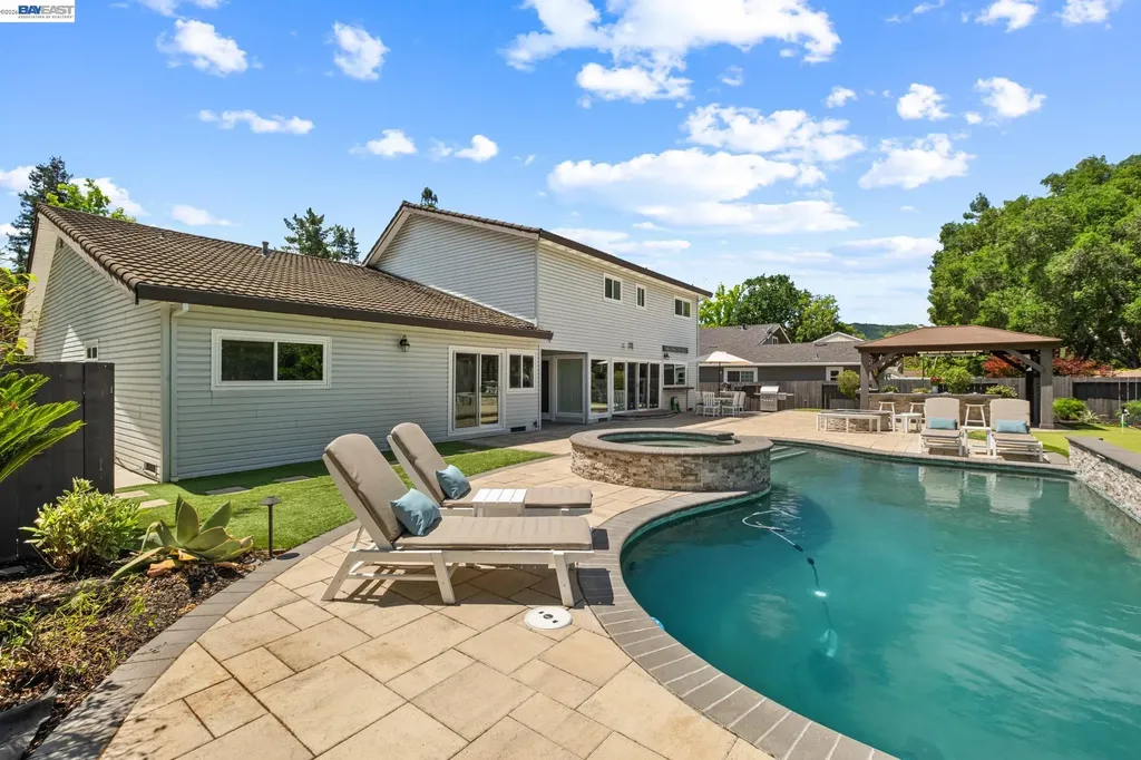 16 Leeds Court Danville CA 94526