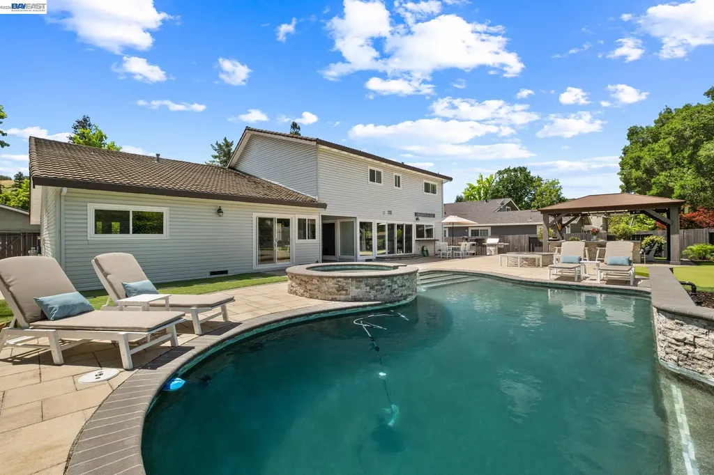 16 Leeds Court Danville CA 94526