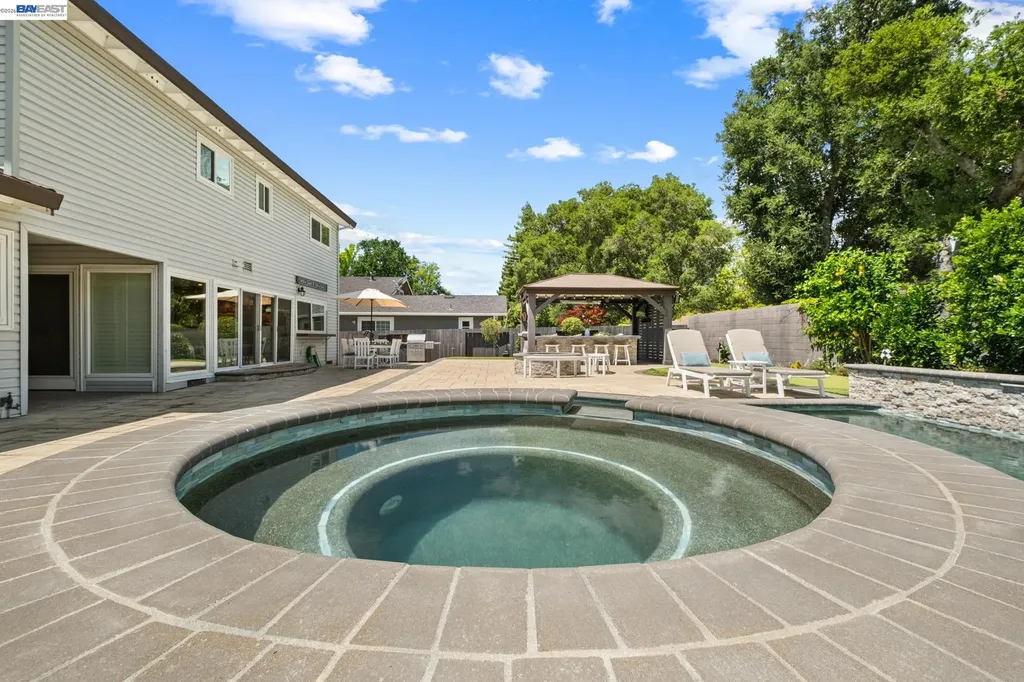 16 Leeds Court Danville CA 94526