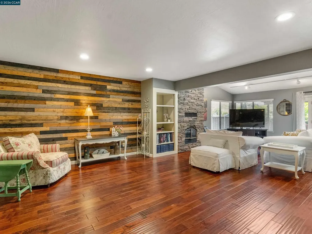 222 Jenay Court Martinez CA 94553