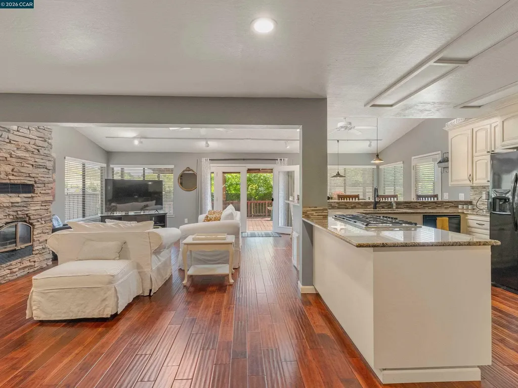 222 Jenay Court Martinez CA 94553
