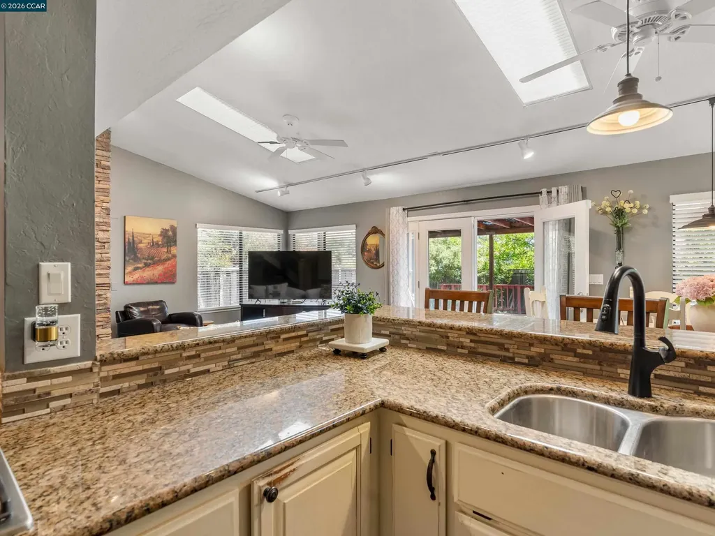 222 Jenay Court Martinez CA 94553
