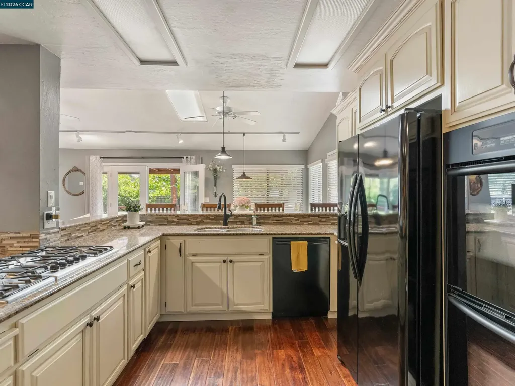 222 Jenay Court Martinez CA 94553