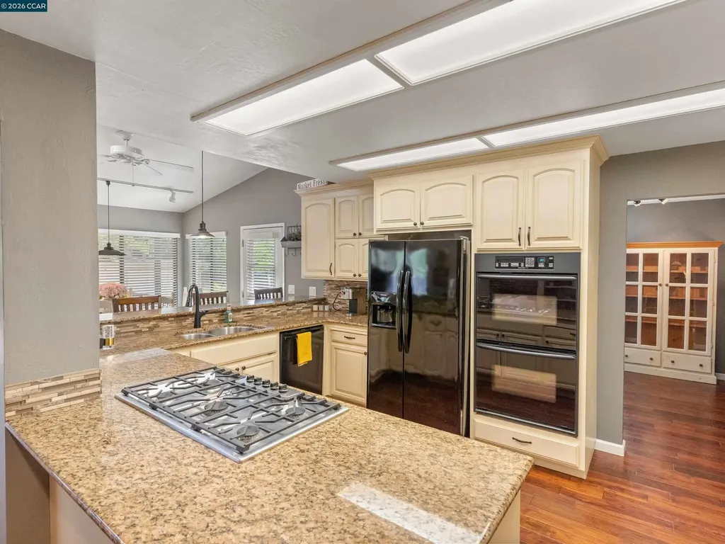 222 Jenay Court Martinez CA 94553