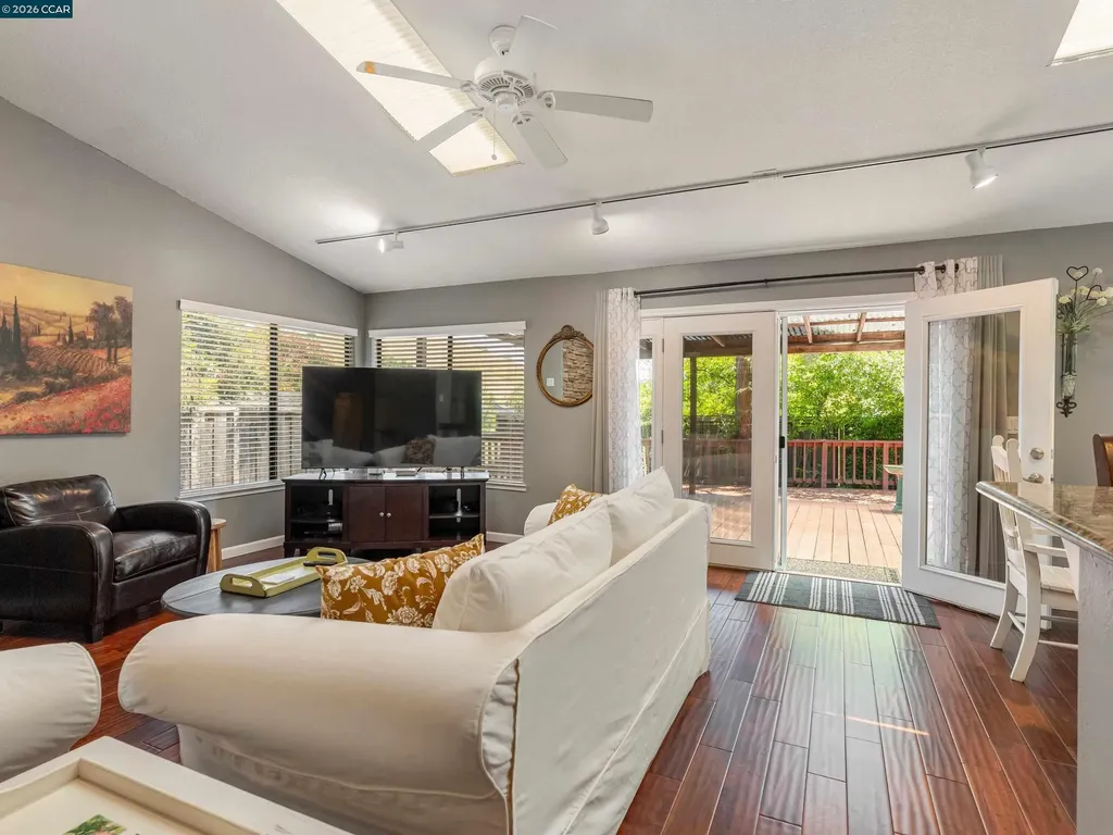 222 Jenay Court Martinez CA 94553