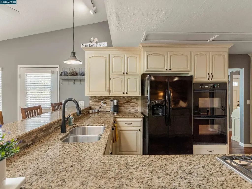 222 Jenay Court Martinez CA 94553