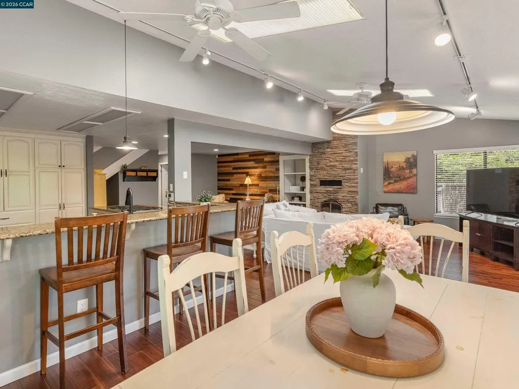 222 Jenay Court Martinez CA 94553