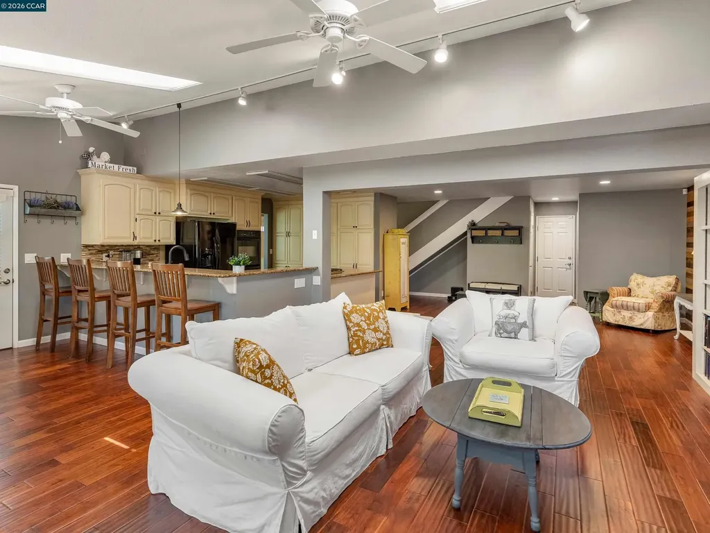 222 Jenay Court Martinez CA 94553