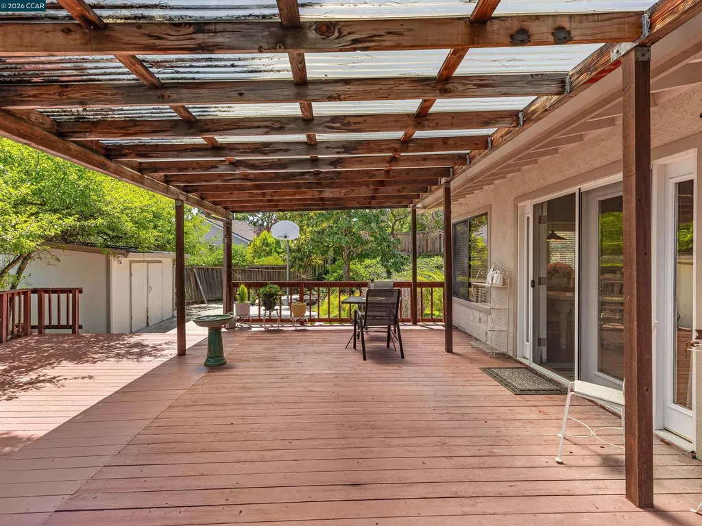 222 Jenay Court Martinez CA 94553