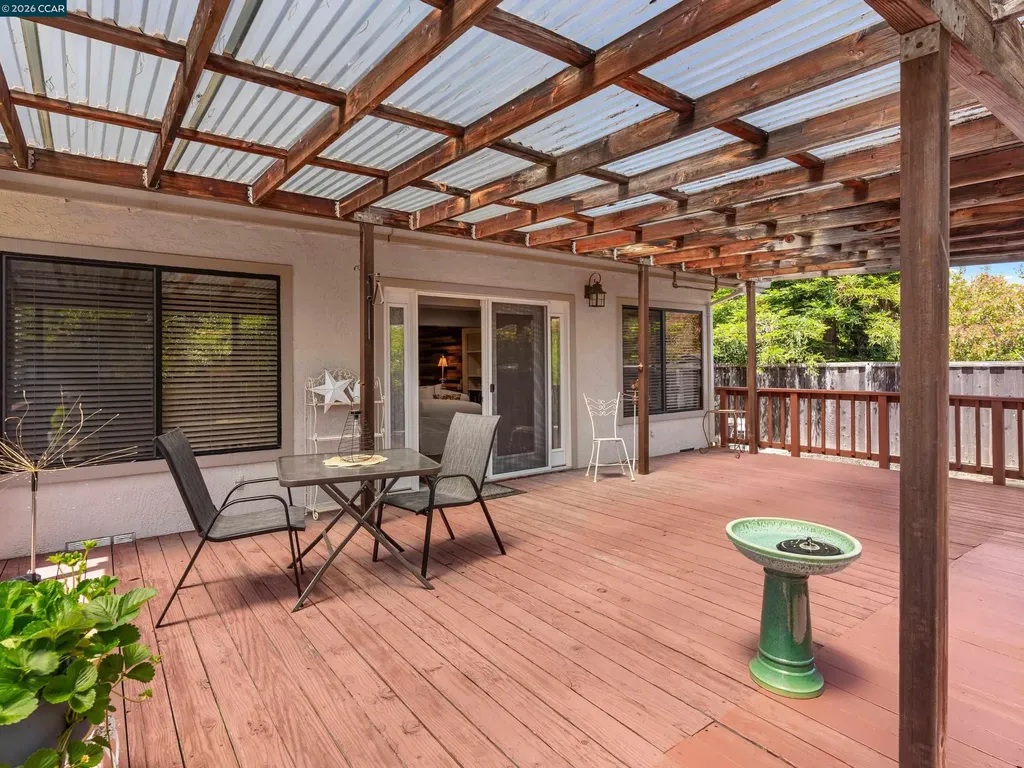 222 Jenay Court Martinez CA 94553