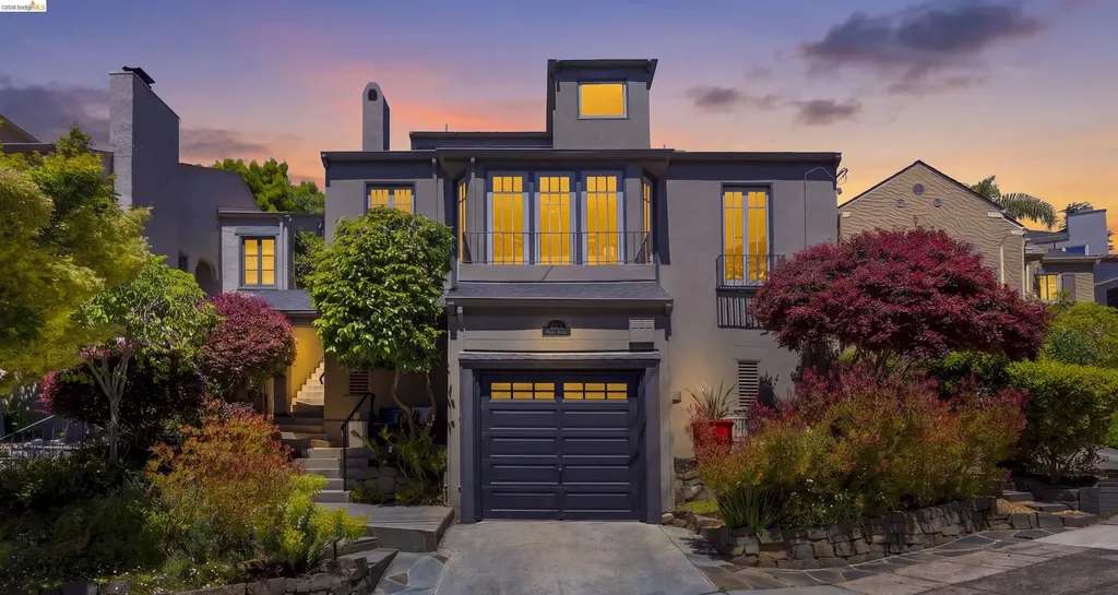 1005 Portal Avenue Oakland CA 94610