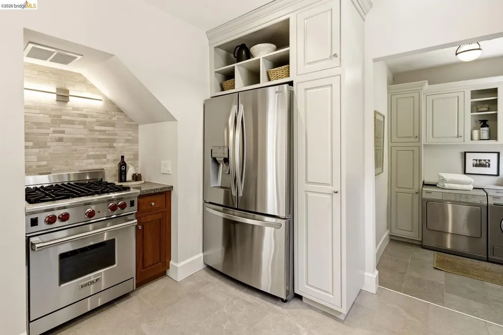 1005 Portal Avenue Oakland CA 94610