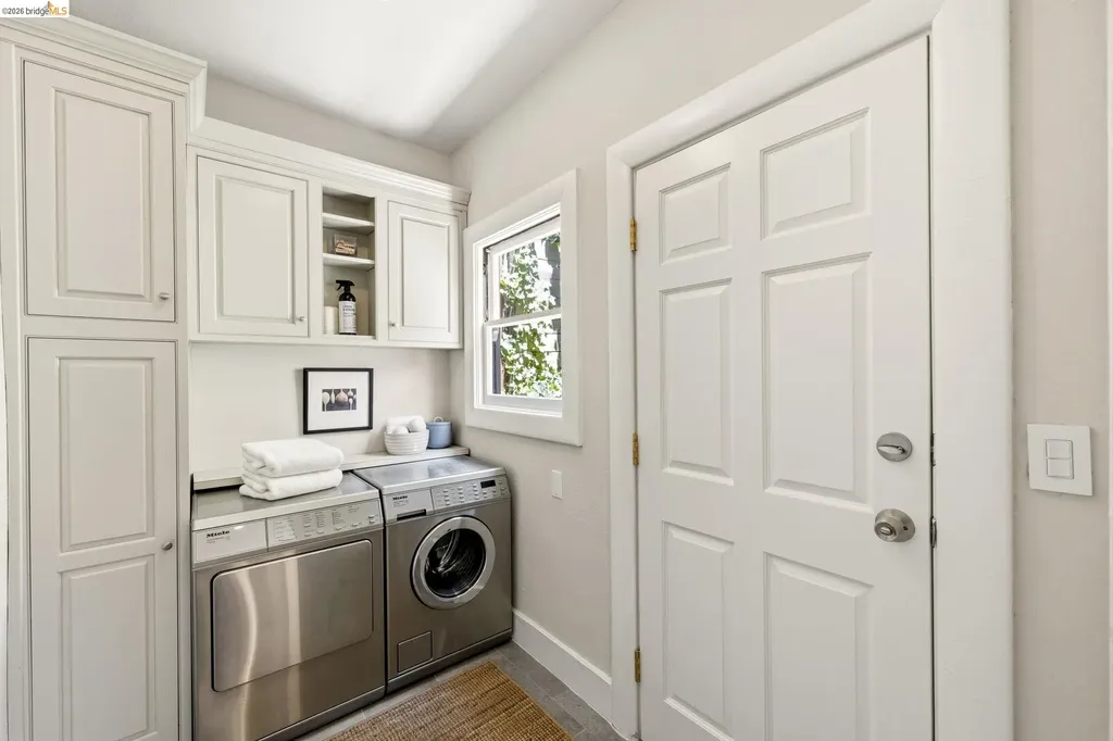 1005 Portal Avenue Oakland CA 94610