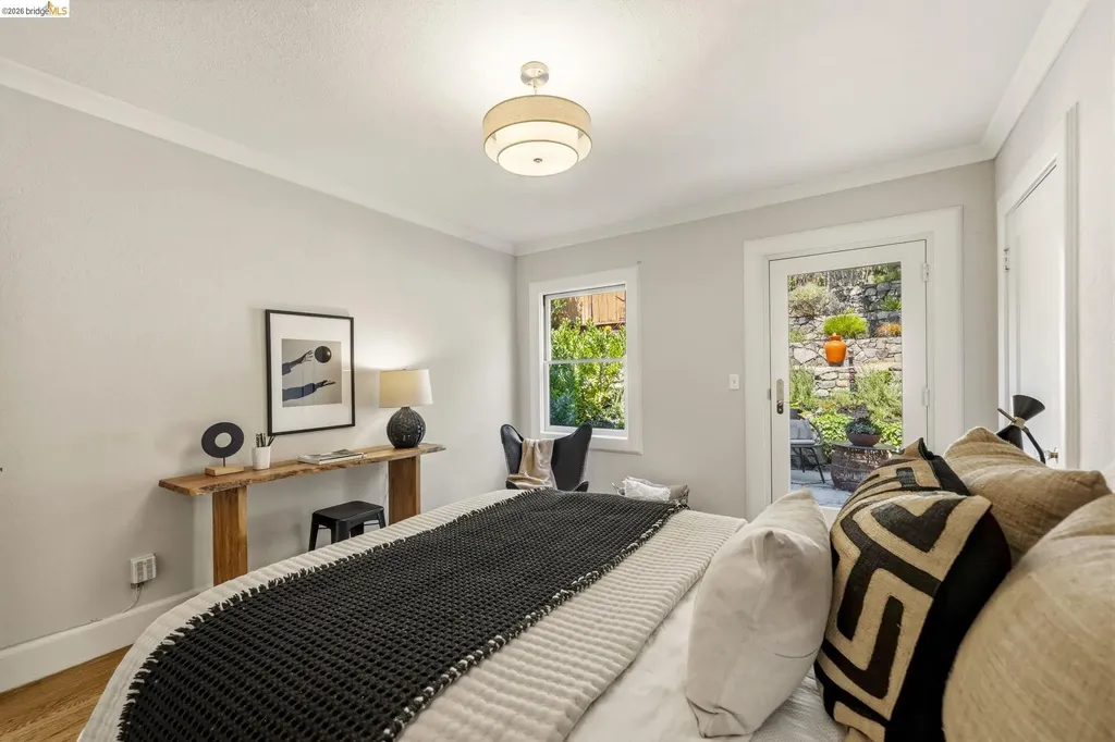 1005 Portal Avenue Oakland CA 94610