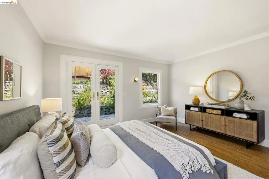 1005 Portal Avenue Oakland CA 94610