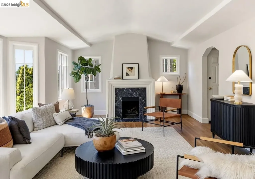 1005 Portal Avenue Oakland CA 94610