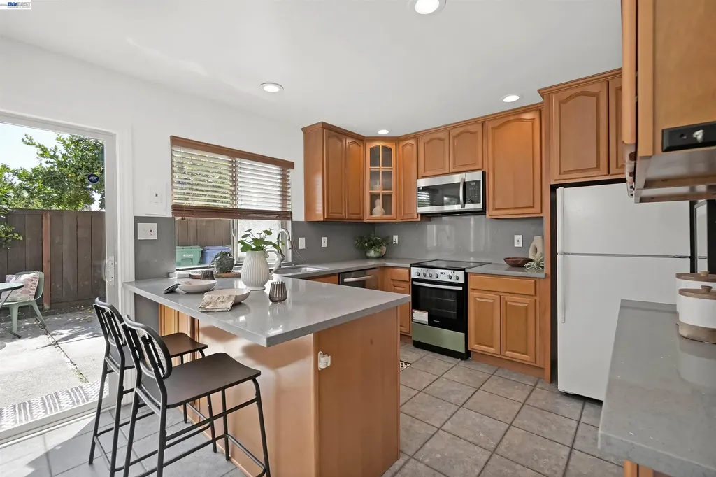 27818 Del Norte Court Hayward CA 94545