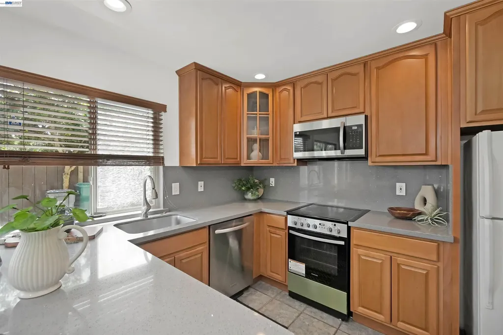 27818 Del Norte Court Hayward CA 94545