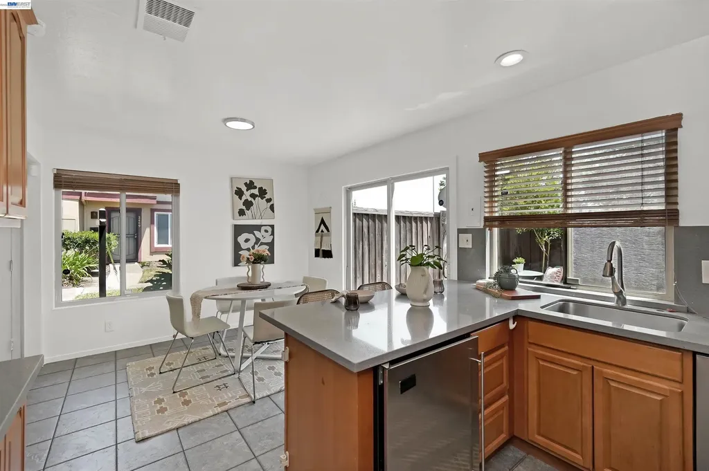 27818 Del Norte Court Hayward CA 94545