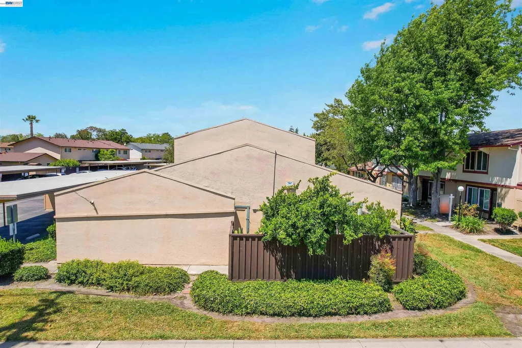 27818 Del Norte Court Hayward CA 94545