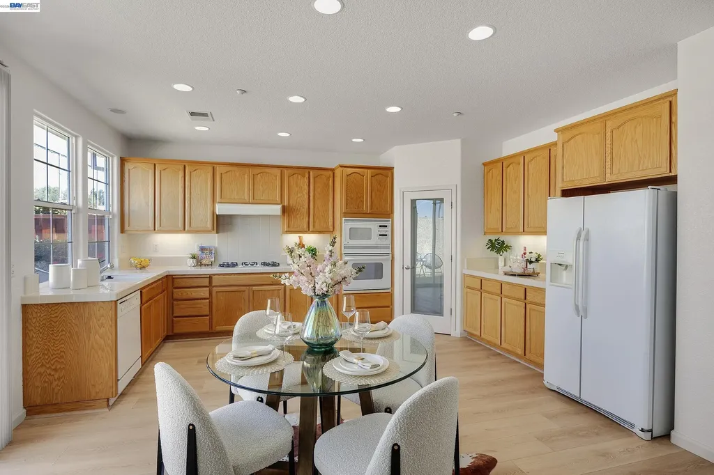221 Dutra Vernaci Drive Union City CA 94587