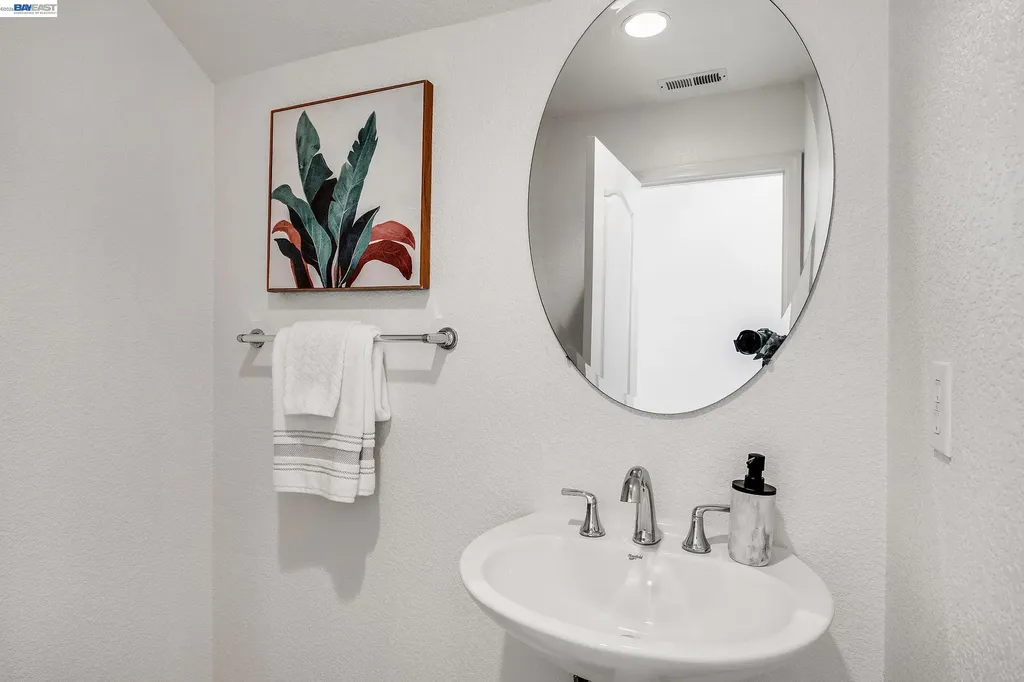 221 Dutra Vernaci Drive Union City CA 94587