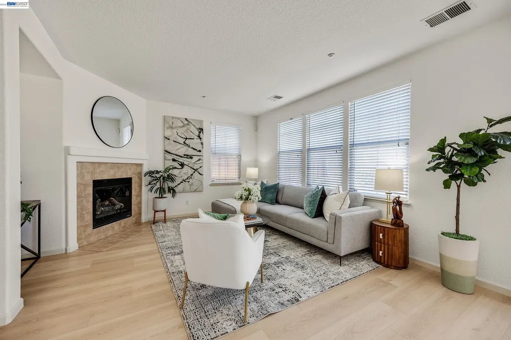 221 Dutra Vernaci Drive Union City CA 94587