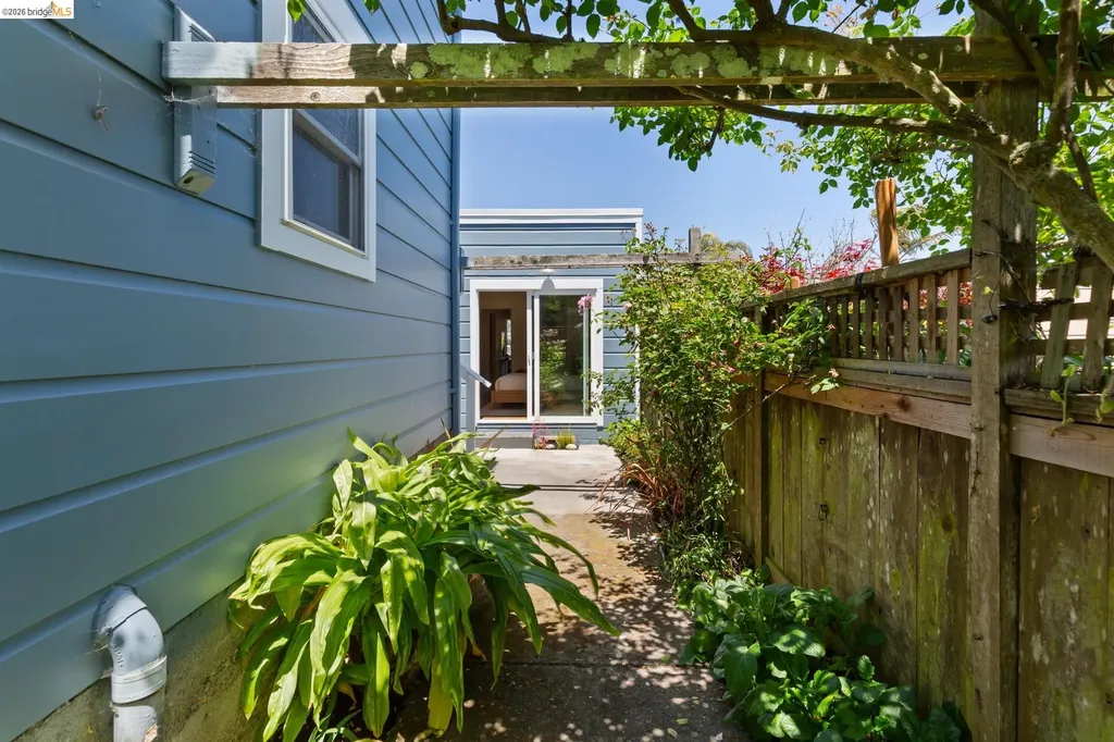 259 Staples Avenue San Francisco CA 94112