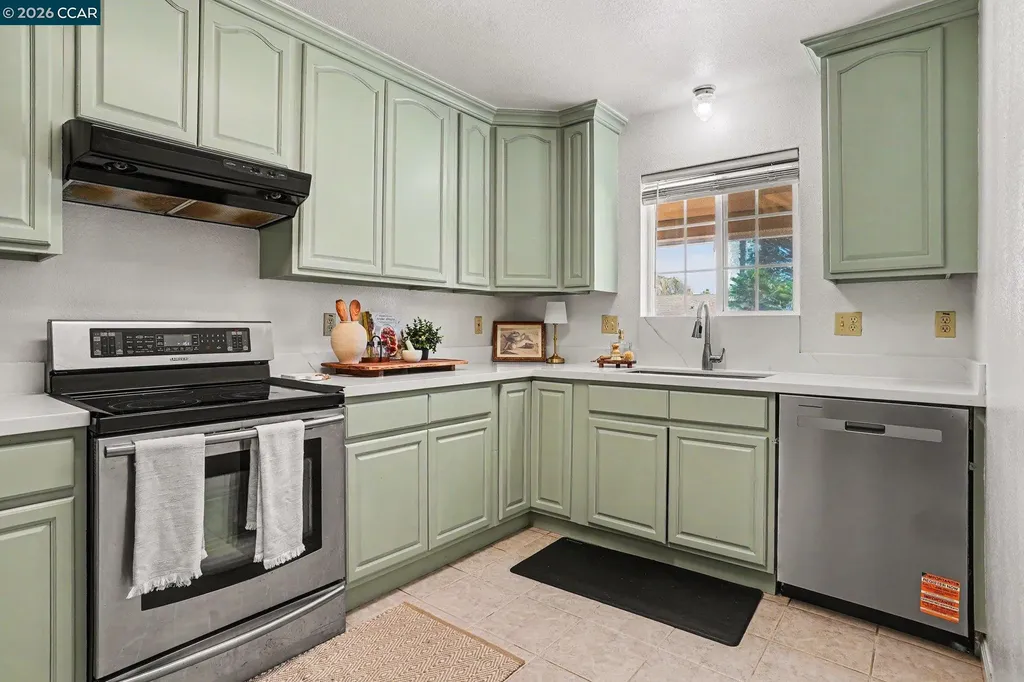 3570 Somerset Avenue Castro Valley CA 94546