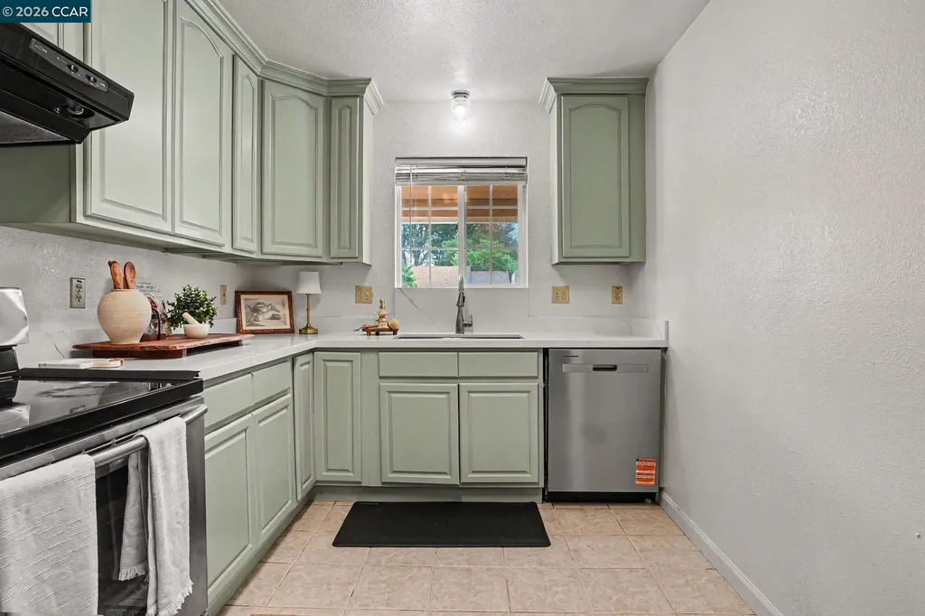 3570 Somerset Avenue Castro Valley CA 94546