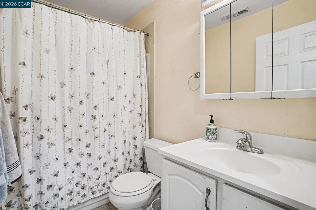 3570 Somerset Avenue Castro Valley CA 94546