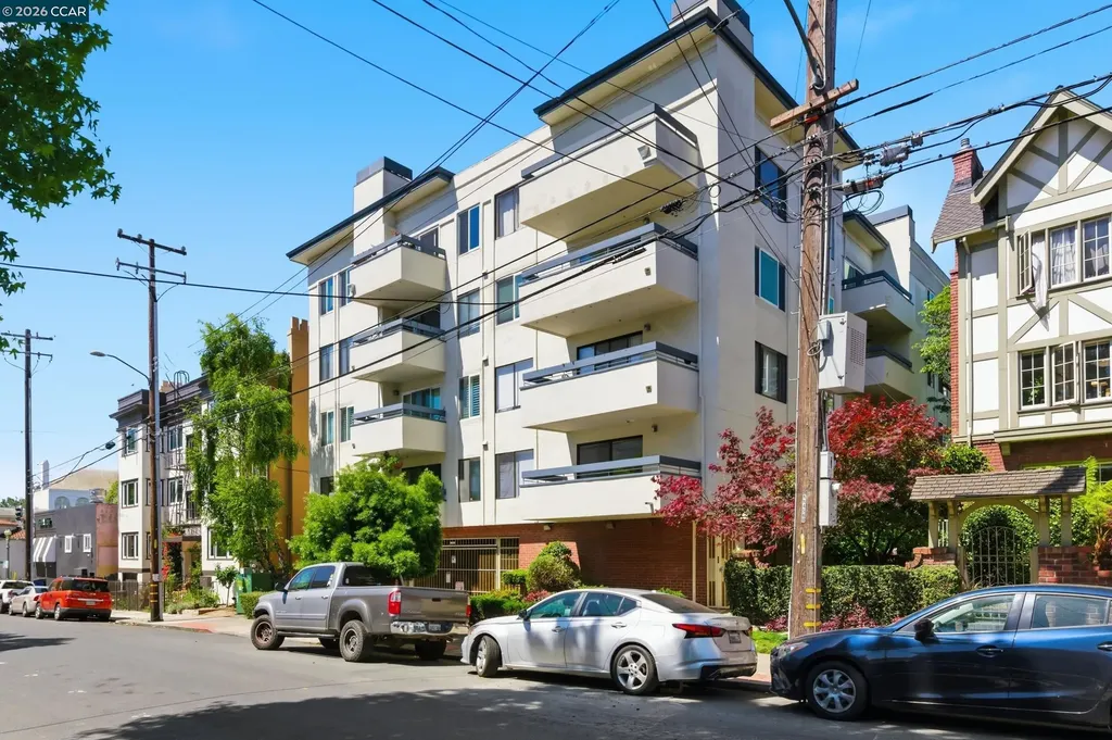389 Belmont Street Oakland CA 94610