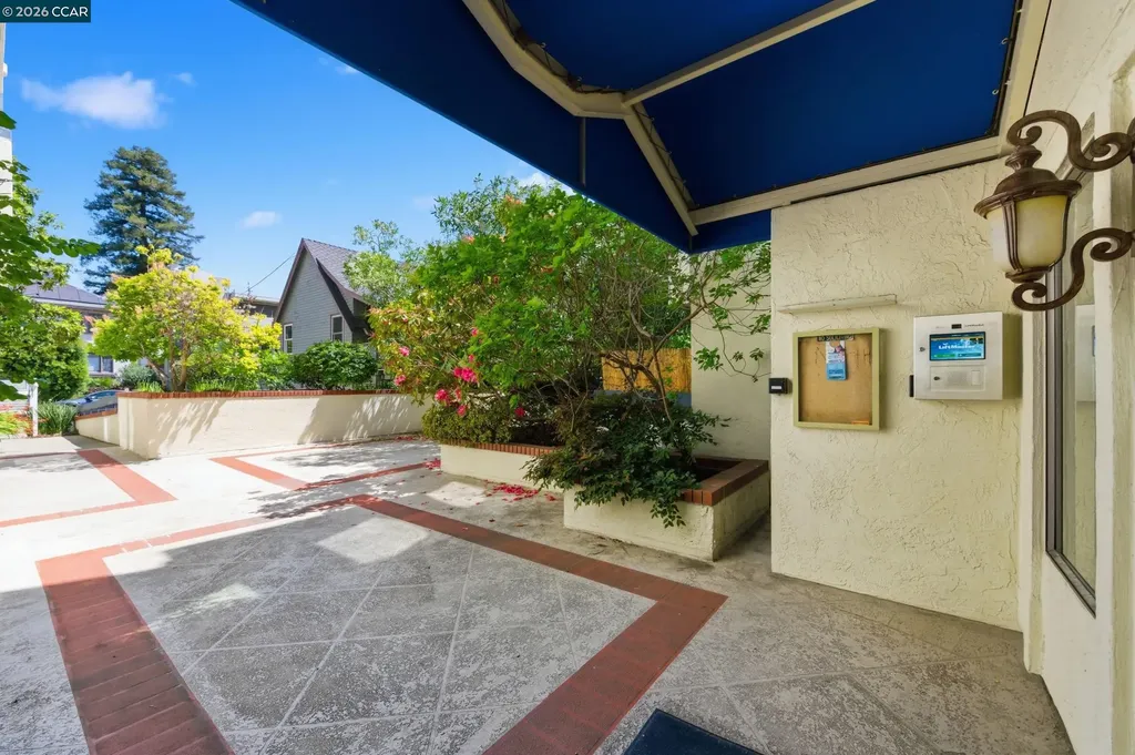389 Belmont Street Oakland CA 94610