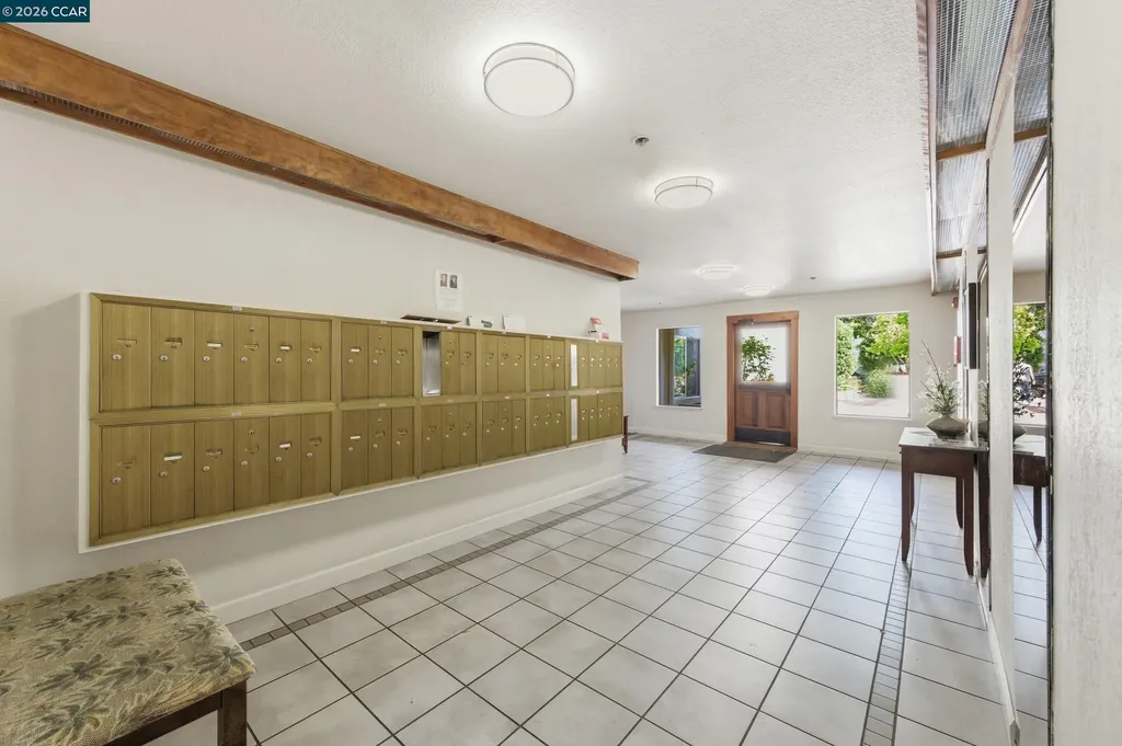 389 Belmont Street Oakland CA 94610