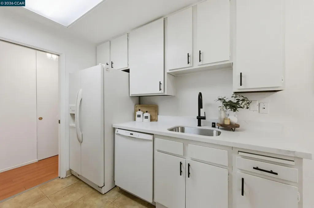 389 Belmont Street Oakland CA 94610