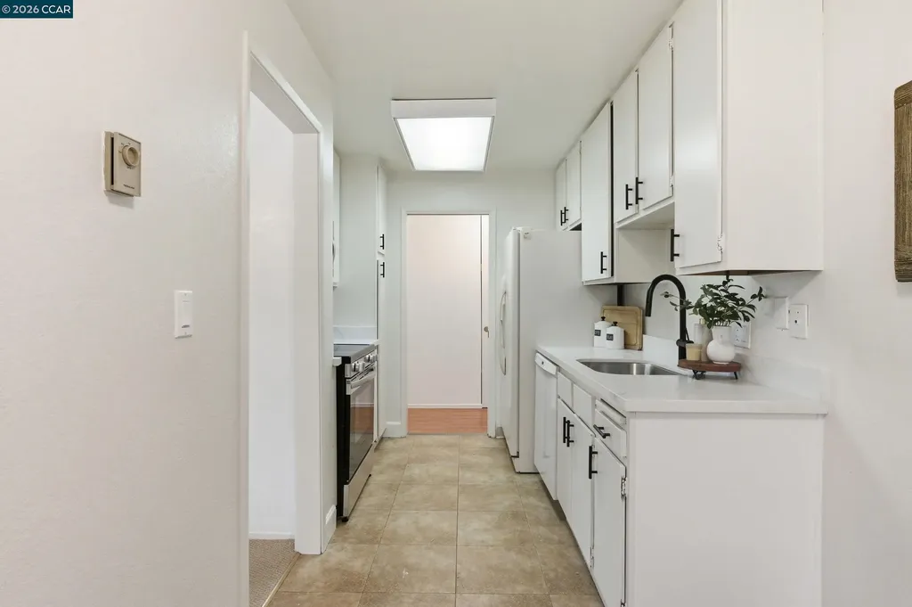 389 Belmont Street Oakland CA 94610