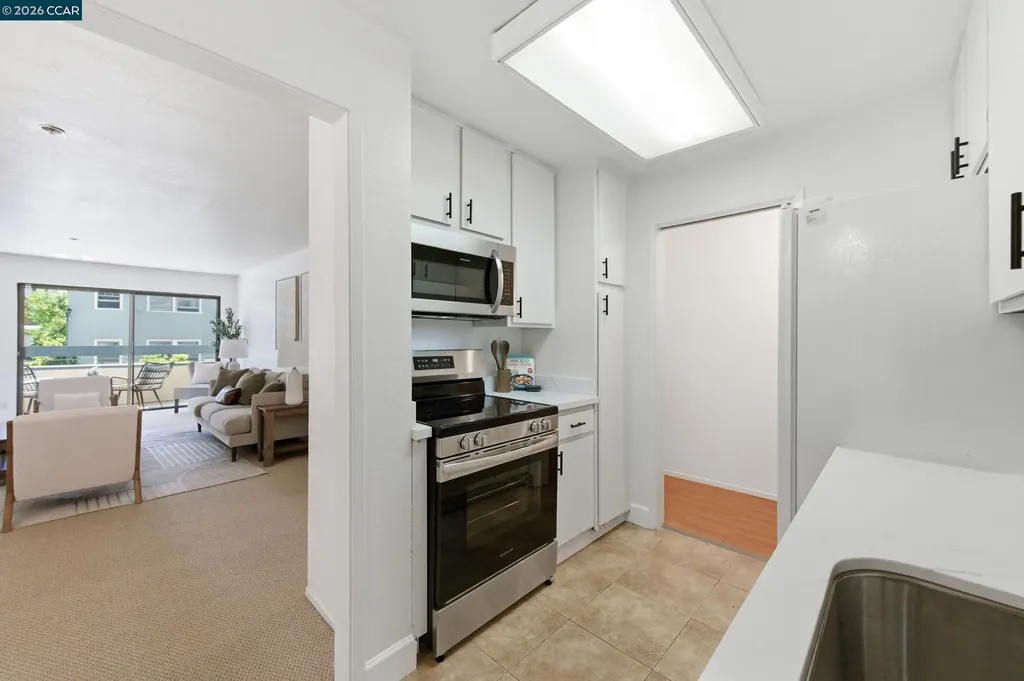 389 Belmont Street Oakland CA 94610